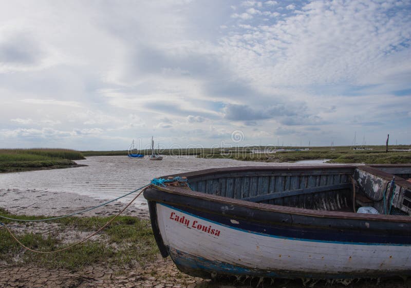 Marea casi alta en el puerto de Staithes foto de archivo libre de regalías Marea casi alta en el puerto de Staithes foto de archivo libre de regalías