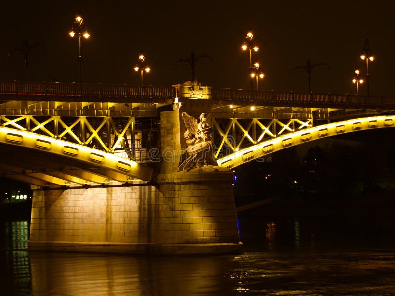 Margaret-Brücke in Budapest über der Donau stockfotografie Margaret-Brücke in Budapest über der Donau stockfotografie