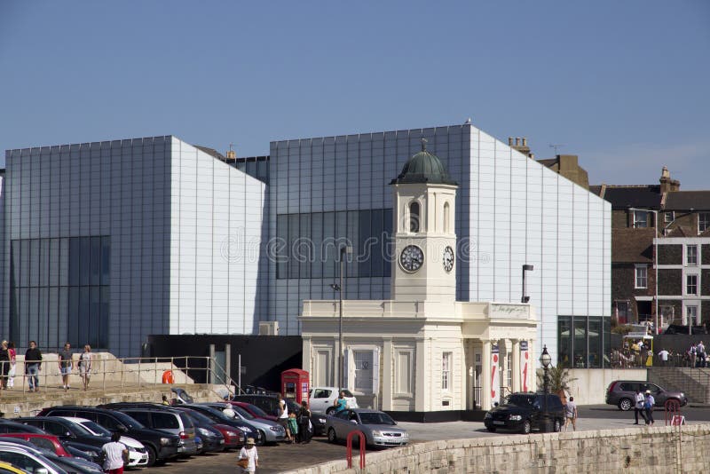 MARGATE, Reino Unido a galeria de arte de Turner Contemporary imagens de stock MARGATE, Reino Unido a galeria de arte de Turner Contemporary imagens de stock