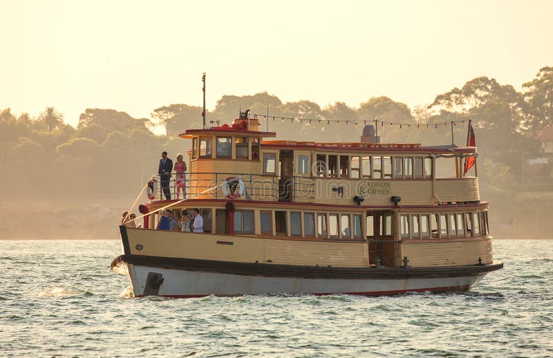 Mariage sur un bateau en Sydney Harbour photos libres de droits Mariage sur un bateau en Sydney Harbour photos libres de droits
