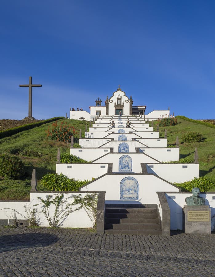 Mariański sanktuarium Nossa Senhora da Paz, Nasz dama pokój kaplica, piękna mała kaplica z ogromnymi schodkami na a obrazy royalty free Mariański sanktuarium Nossa Senhora da Paz, Nasz dama pokój kaplica, piękna mała kaplica z ogromnymi schodkami na a obrazy royalty free