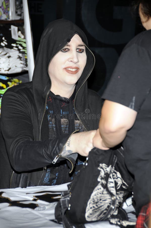 Marilyn Manson appearing in Hot Topic