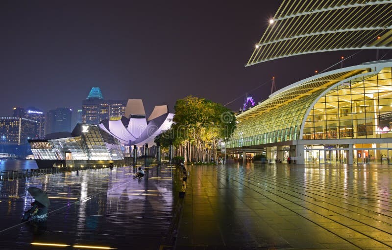 Louis Vuitton Maison Singapore Flagship Store at Marina Bay Sands Editorial  Stock Photo - Image of steel, structure: 77285053