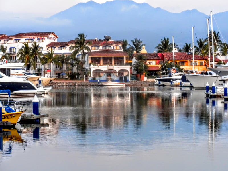 Marina de Puerto Vallarta, port, port dans Jalisco, Mexique photo libre de droits Marina de Puerto Vallarta, port, port dans Jalisco, Mexique photo libre de droits