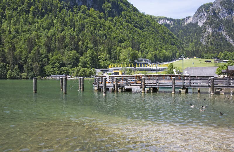 Marina na Jeziornym Konigssee fotografia royalty free Marina na Jeziornym Konigssee fotografia royalty free