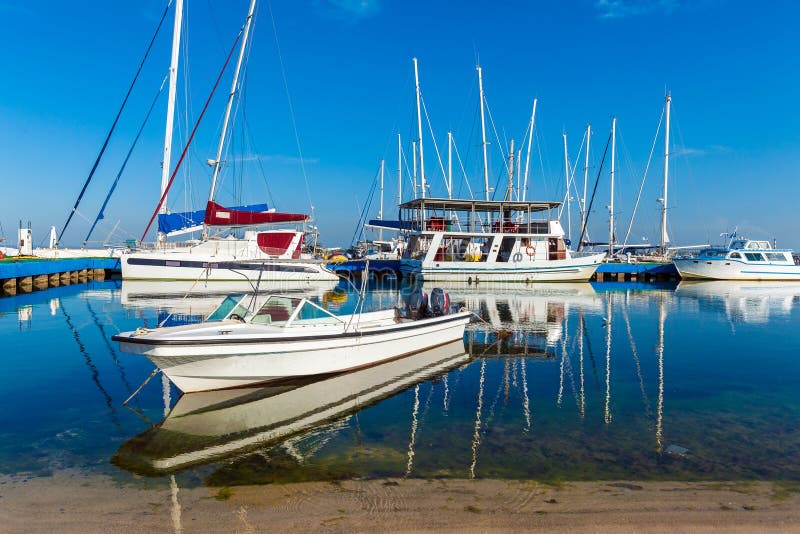 Marinaio dell'yacht in Cienfuegos immagine stock Marinaio dell'yacht in Cienfuegos immagine stock