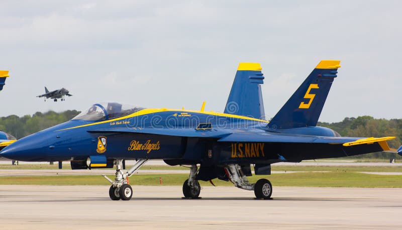 Marine Vereinigter Staaten, blaue Superhornisse des Engels-FA-18 stockfotos Marine Vereinigter Staaten, blaue Superhornisse des Engels-FA-18 stockfotos