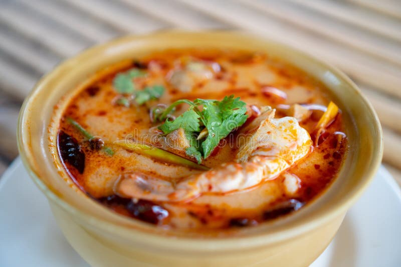 Mariscos mezclados de Tom yum, mariscos mezclados picantes fotografía de archivo Mariscos mezclados de Tom yum, mariscos mezclados picantes fotografía de archivo