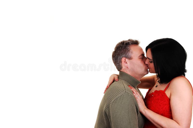 Мужчина целует жену. Муж целует жену. Жена целует другого мужчину. Картинки муж целует жену. Муж и жена обжимаются.