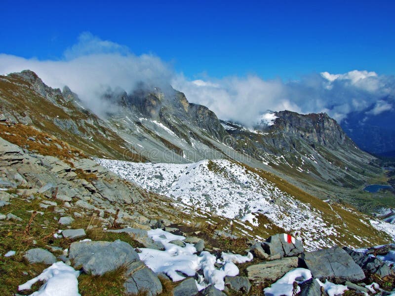 Marked Hiking and Walking Trails on the Ratikon Border Mountain Massif ...