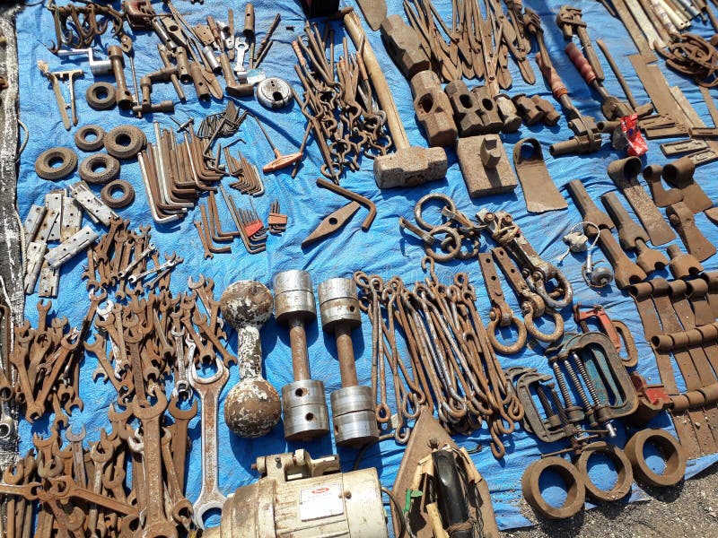 The Market of Scrap Equipment from the Old Exercise Equipment Stock