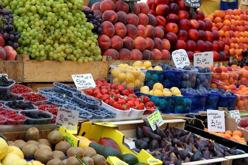 Fresco Ellos son acumula alto Ellos son él ofreció sobre el El mercado en en norte de.