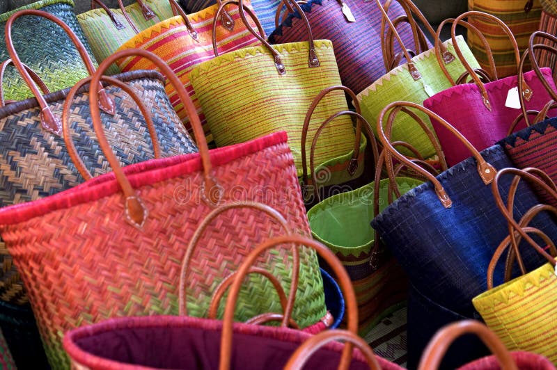 gucci brown diamante canvas shoulder bolsa