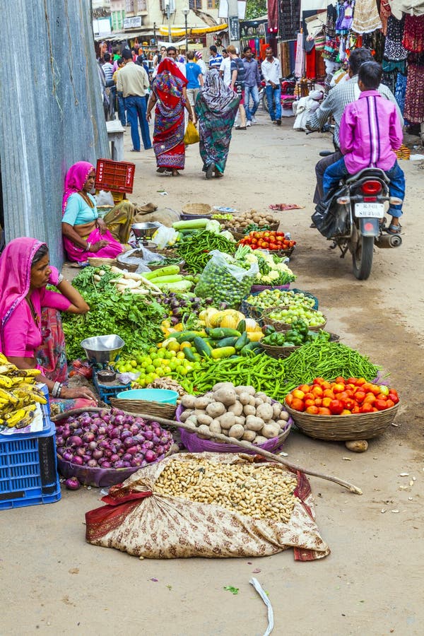 Marknadsfyrkant för frukter och grönsaker i Pushkar, Indien arkivfoton Marknadsfyrkant för frukter och grönsaker i Pushkar, Indien arkivfoton