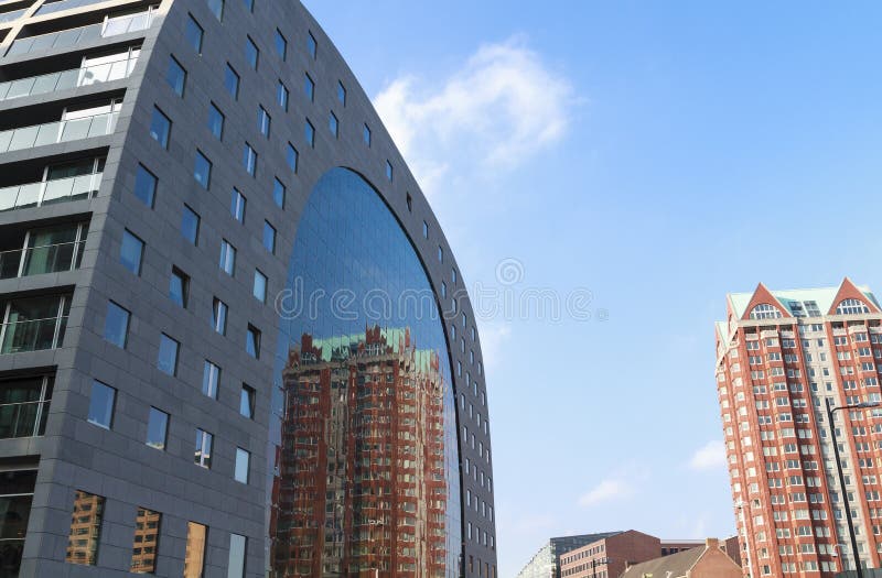 Markthal reflecting