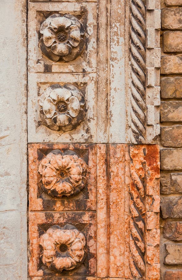 Marmorblume auf gotischem Portal in Venedig stockfoto Marmorblume auf gotischem Portal in Venedig stockfoto