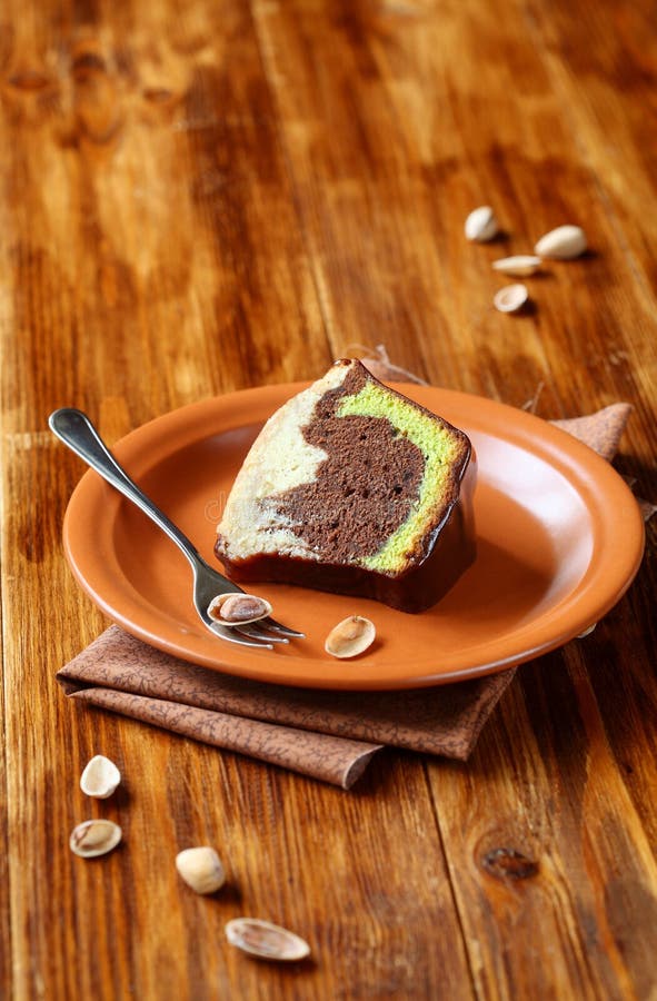 Marmurowy pistaci, czekolady i wanilii tort