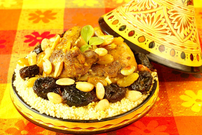 Marokkaanse Tajine Van Chermoulavissen Stock Afbeelding Image of arabisch, peterselie 14777041