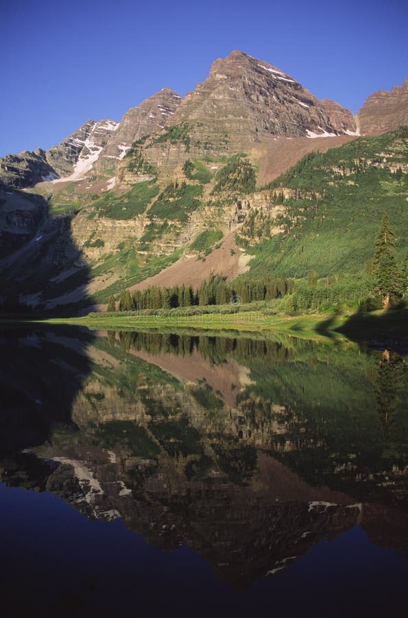 Maroon Bells at sunrise stock photography Maroon Bells at sunrise stock photography
