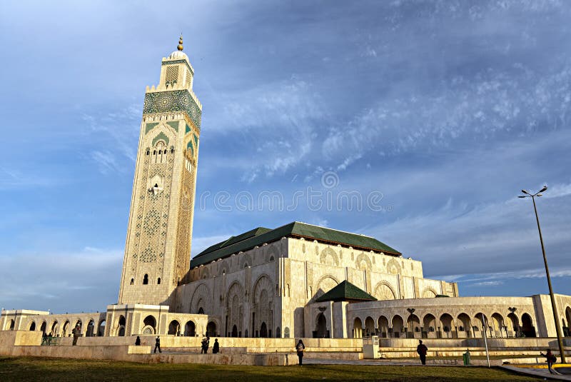 MARRAKESH MAROCKO - APRIL 09, 2016; Sikt av den Koutubia moskén arkivfoton MARRAKESH MAROCKO - APRIL 09, 2016; Sikt av den Koutubia moskén arkivfoton