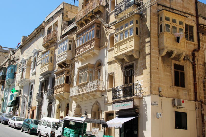 Marsaskala, Мальта, июль 2016 Типичная архитектура небольшого мальтийского города стоковая фотография rf Marsaskala, Мальта, июль 2016 Типичная архитектура небольшого мальтийского города стоковая фотография rf
