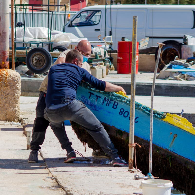 Boat Pulling Ashore Stock Photos Free & RoyaltyFree Stock Photos