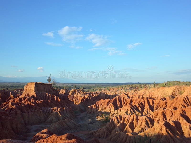 Marsinvånarelandskapet av Cuzco, den röda öknen, del av öknen för Colombia ` s Tatacoa arkivbilder Marsinvånarelandskapet av Cuzco, den röda öknen, del av öknen för Colombia ` s Tatacoa arkivbilder