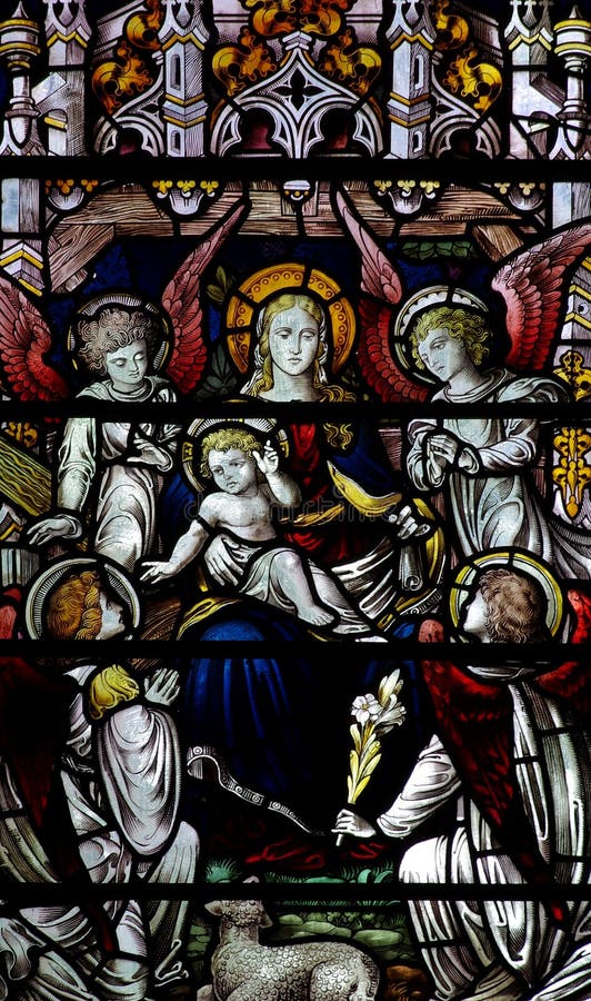 Mary med behandla som ett barn Jesus och fyra änglar royaltyfri foto Mary med behandla som ett barn Jesus och fyra änglar royaltyfri foto