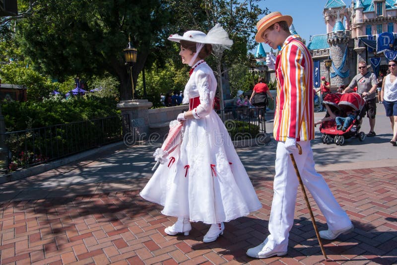 Mary Poppins och Bert tecken på Disneyland, Kalifornien royaltyfria bilder Mary Poppins och Bert tecken på Disneyland, Kalifornien royaltyfria bilder