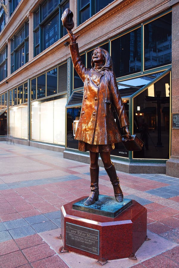 Mary Tyler Moore in Minneapolis Editorial Stock Image Image of