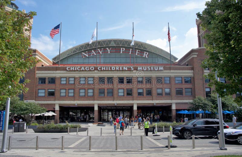 Marynarki wojennej molo i Chicago dzieci Muzealny Wejściowy Chicago, IL obraz stock