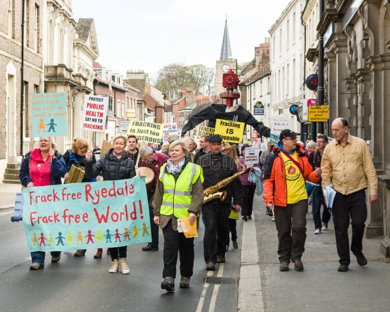 Marzo anti-Fracking - Malton - Ryedale - Yortkshire del norte - Reino Unido fotografía de archivo libre de regalías