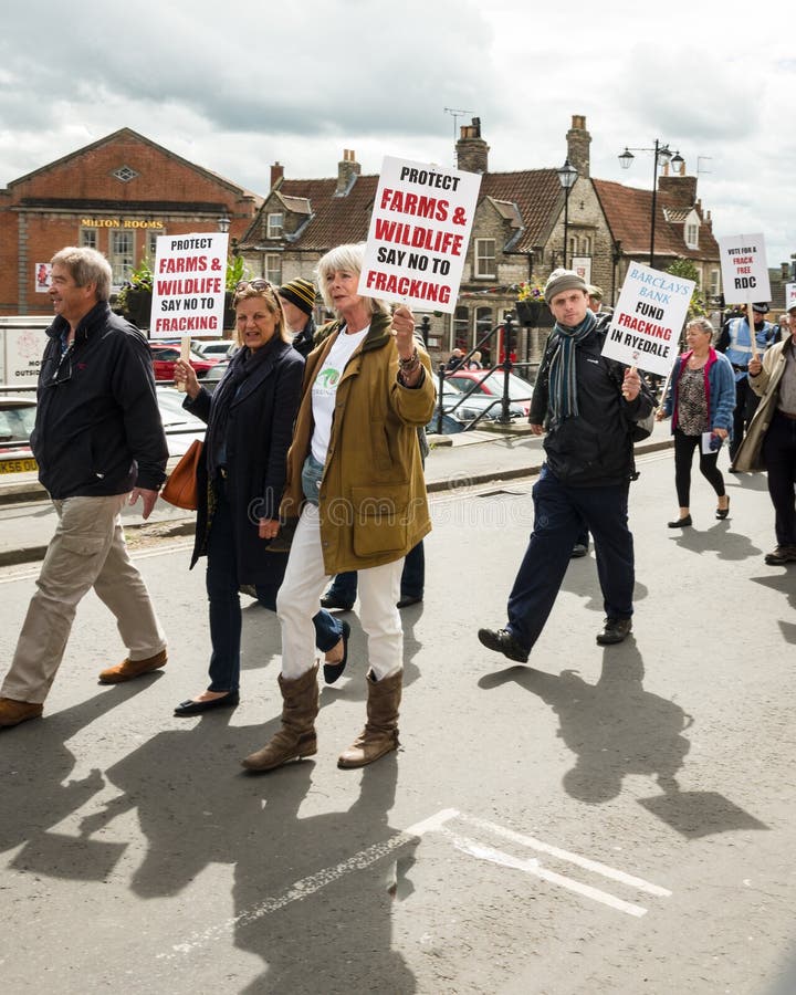 Marzo anti-Fracking - Malton - Ryedale - Yortkshire del norte - Reino Unido fotos de archivo