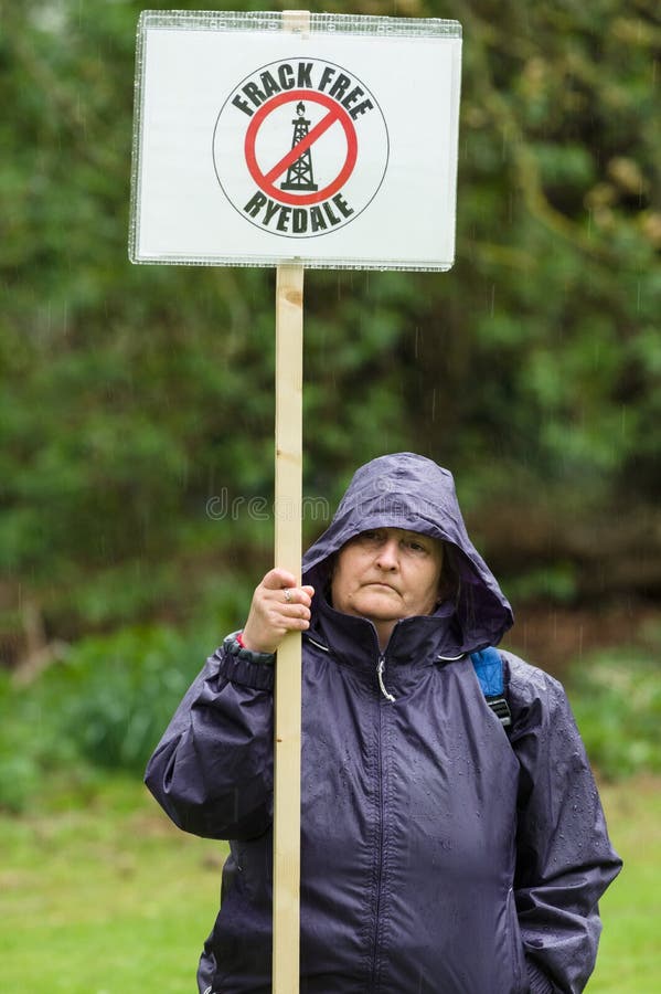 Marzo anti-Fracking - Malton - Ryedale - Yortkshire del norte - Reino Unido foto de archivo