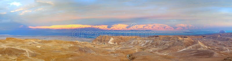 Masada ed il mare guasto, Israele immagine stock Masada ed il mare guasto, Israele immagine stock