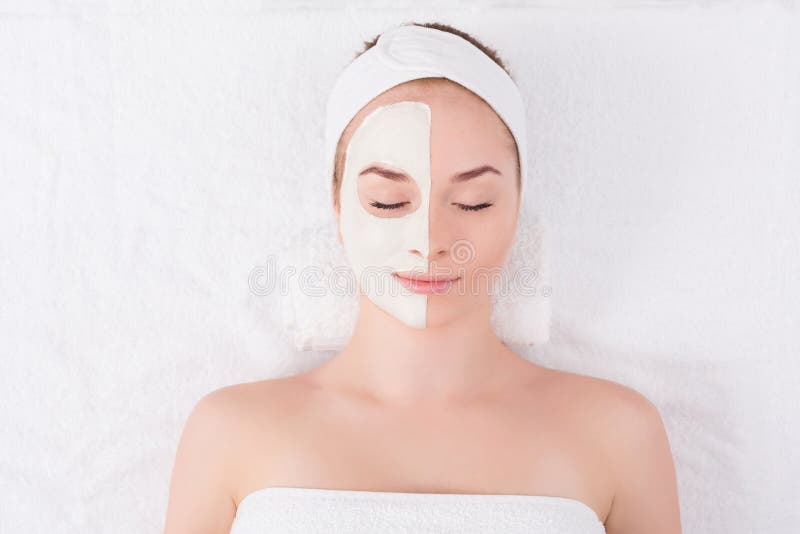 Mascarilla, tratamiento de la belleza del balneario, skincare imagen de archivo Mascarilla, tratamiento de la belleza del balneario, skincare imagen de archivo