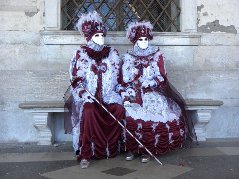 Maschere Con Il Bastone Da Passeggio, Carnevale Di Venezia Immagine  Editoriale - Immagine di vestito, immaginazione: 54350195