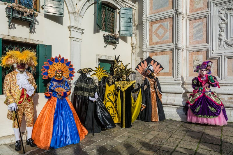 Mascherine di carnevale a Venezia Il carnevale di Venezia è un festival annuale tenuto a Venezia, Italia Il festival è parola fam immagini stock Mascherine di carnevale a Venezia Il carnevale di Venezia è un festival annuale tenuto a Venezia, Italia Il festival è parola fam immagini stock