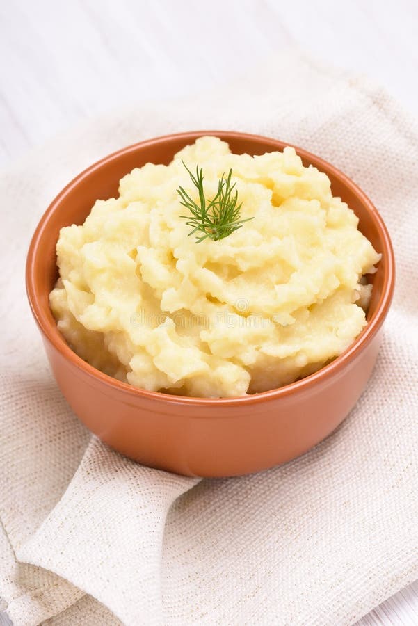 Mashed Potato In Ceramic Bowl Stock Photo - Image of creamy, meal: 50043314