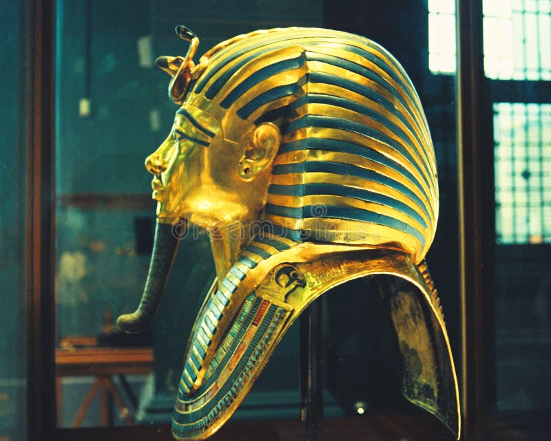 Masque égyptien d'or de musée photos libres de droits Masque égyptien d'or de musée photos libres de droits
