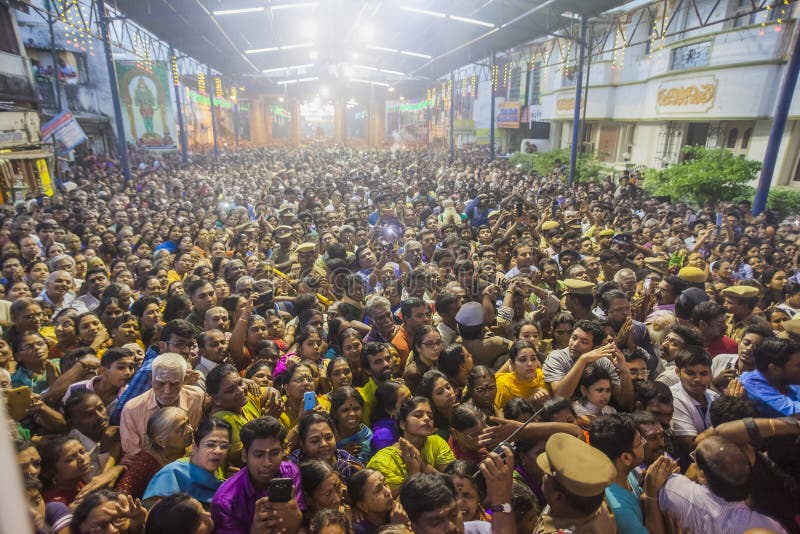 Crowd Of Peoples In Front The Time Capsule Exhibition By Louis