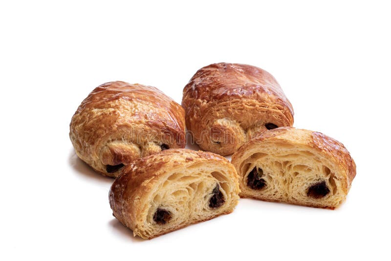 Massa de puff caseira com chocolate recheado isolado em branco fotografia de stock royalty free