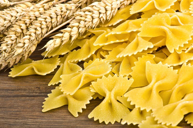 Massa do italiano da borboleta imagem de stock royalty free Massa do italiano da borboleta imagem de stock royalty free