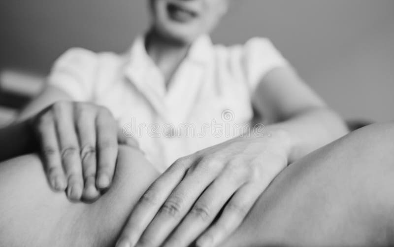 Abstracto mujer dar  recepción masaje.