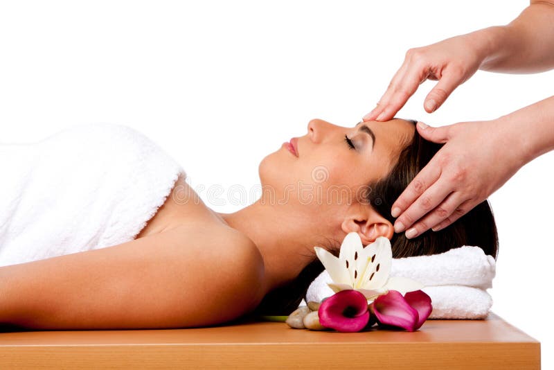 Massage facial dans la station thermale image stock Massage facial dans la station thermale image stock