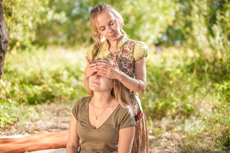 Master Massage Therapist Demonstrates Refreshing Massaging Methods Out