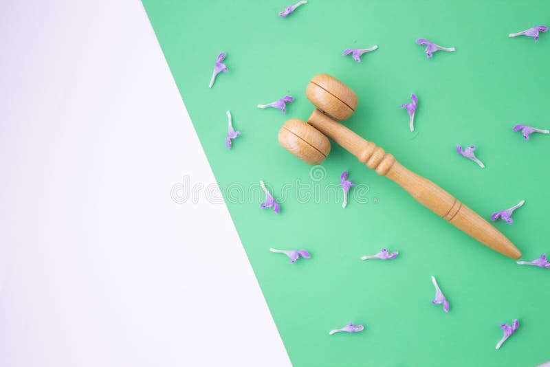 Massagehulpmiddelen van massagers van een cosmetologistgezicht stock fotografie Massagehulpmiddelen van massagers van een cosmetologistgezicht stock fotografie