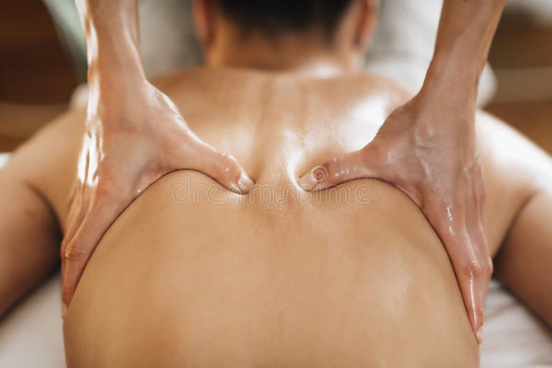 Massaggio posteriore ayurveda