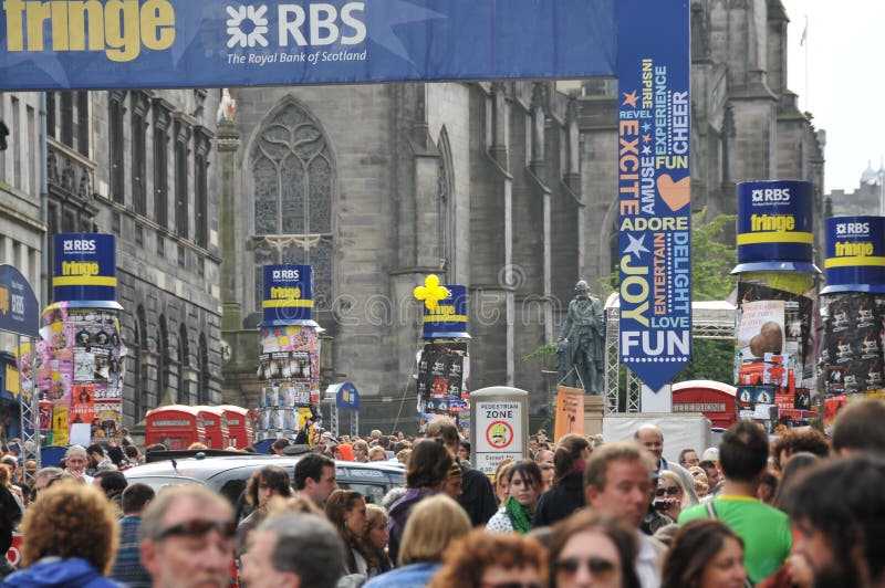 Masse am Edinburgh-Franse-Festival lizenzfreie stockfotos Masse am Edinburgh-Franse-Festival lizenzfreie stockfotos