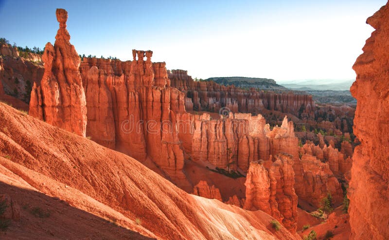 Masse von Hoodoos am Bryce Schlucht-Nationalpark stockfotos Masse von Hoodoos am Bryce Schlucht-Nationalpark stockfotos
